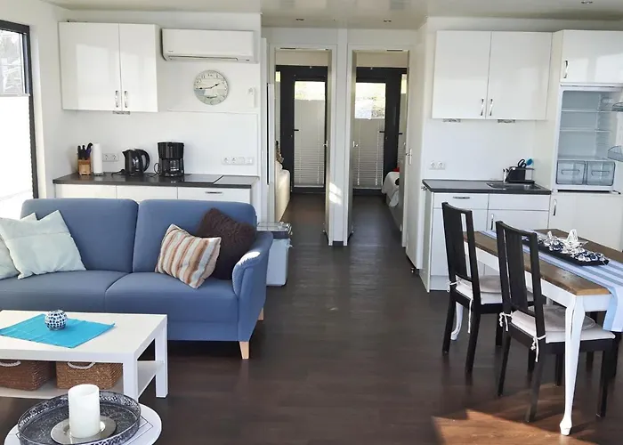 Nyaraló Floating 44 In - Boot 7 *