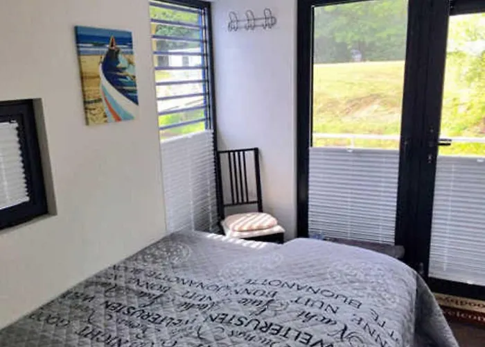 Floating 44 In - Boot 7 Nyaraló *